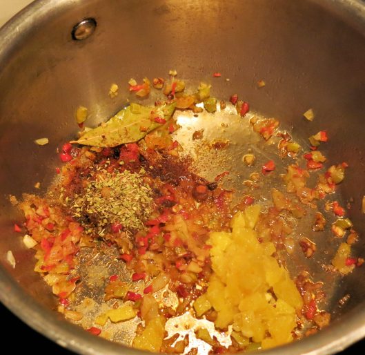 Lentils with Onion, Bell Peppers, Garlic and Herbs