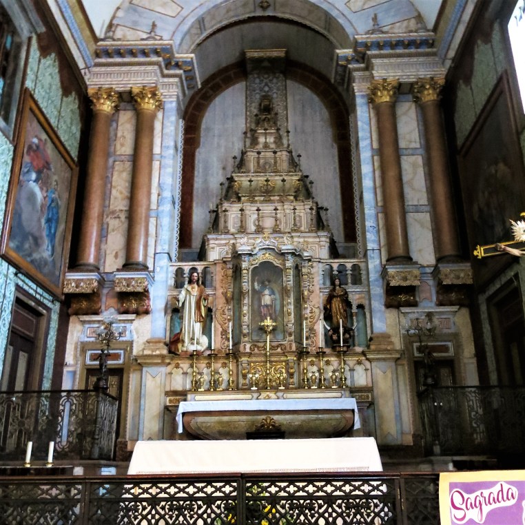 Main Altar in Igreja de Santa Maria do Castelo - Tavira