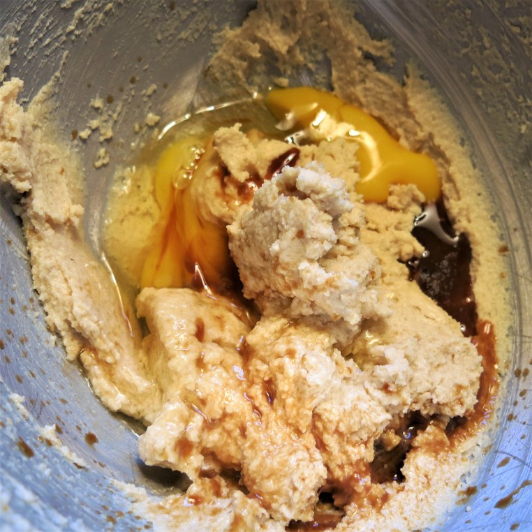 Chewy Chocolate Chip-Coconut Bars