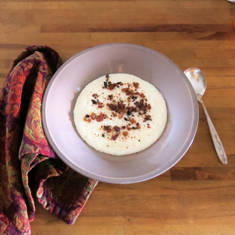 Northern Cornmeal Grits with Cheddar