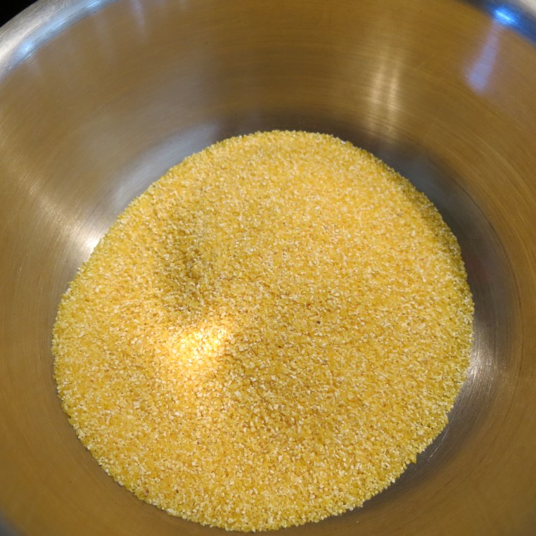 Northern Cornmeal Grits with Cheddar