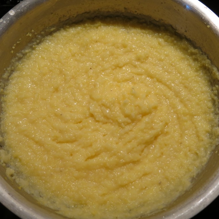 Northern Cornmeal Grits with Cheddar