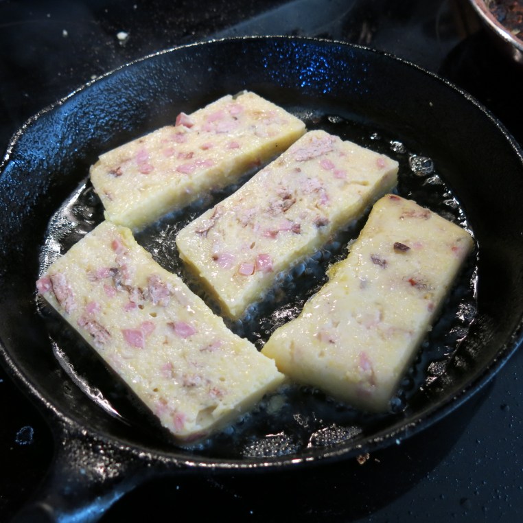 Northern Cornmeal Grits with Cheddar