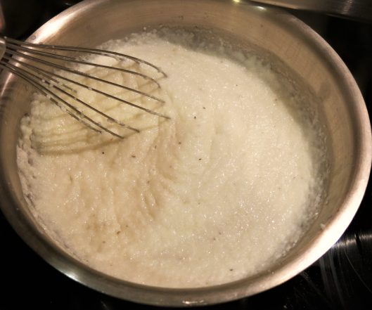 Creamy, Cheesy Grits