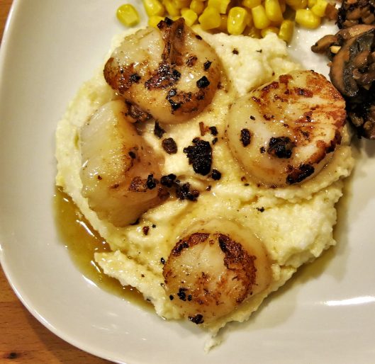 Creamy, Cheesy Grits with Seared Scallops